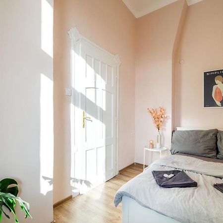 Golbarg Synagoge Apartment In Heart Of City Budapesta Exterior foto